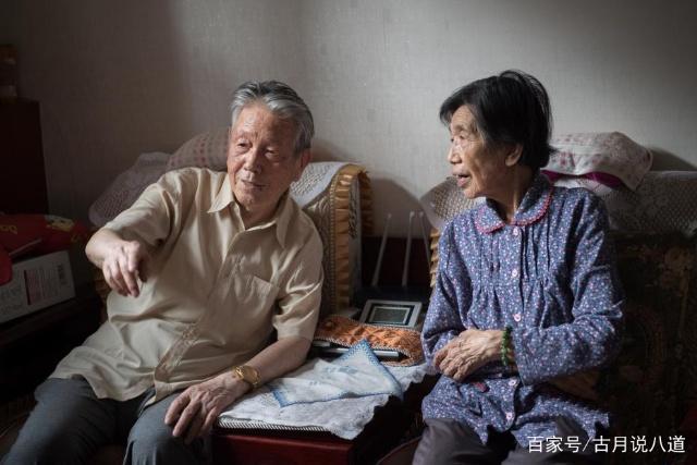 讓楊冪劉愷威看了汗顏的愛情，老兵夫婦「非法同居」75年不扯證！ 娛樂 第4張