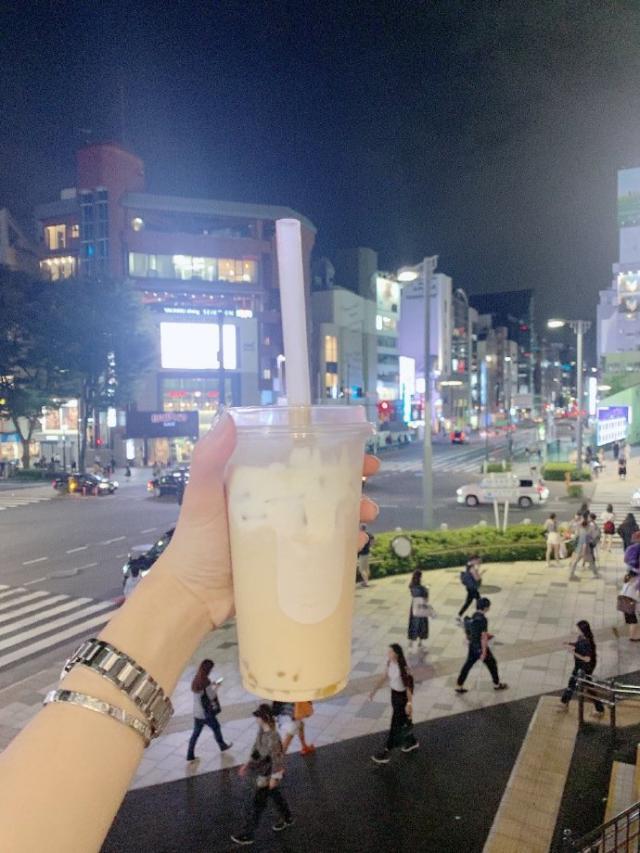 程瀟東京旅拍少女感十足，手握周杰倫同款奶茶! 娛樂 第3張