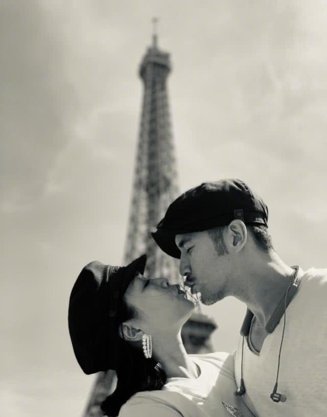 鐘麗緹張倫碩巴黎鐵塔下擁抱kiss撒狗糧，一家七口人幸福同框力破不合 娛樂 第7張