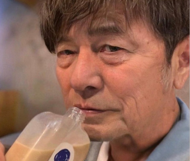 明星老年妝：馬天宇面目全非，周迅大變樣，他老了還愛喝奶茶嗎？ 娛樂 第3張