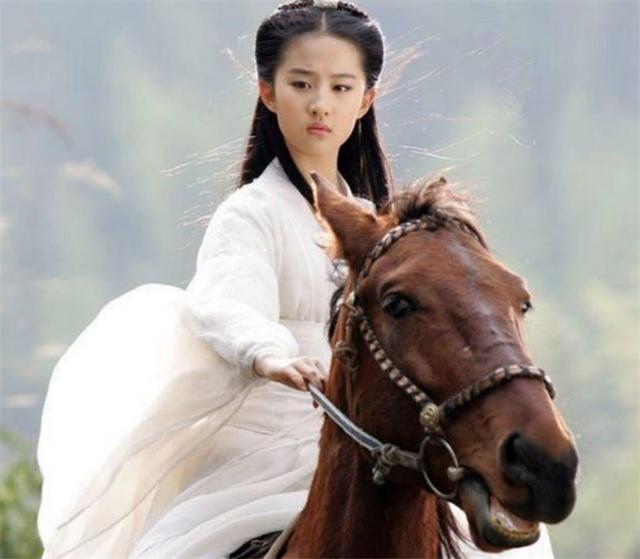 用生命去演戲的人，她是金庸心目中的小龍女，劉亦菲的小龍女 娛樂 第4張