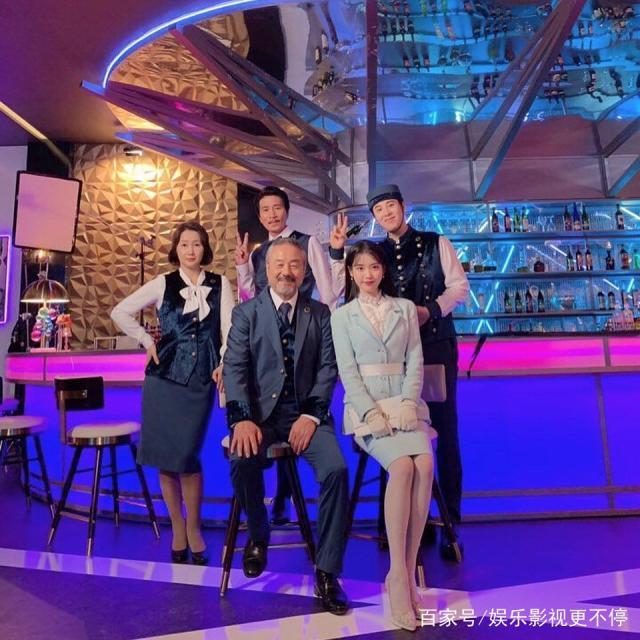 IU出演洪氏姐妹新劇《德魯納酒店》，演技廣受好評，造型美哭了！ 娛樂 第3張